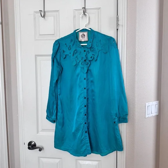 💥💥SALE!!💥💥 Rare Chasing unicorns November Nights Teal Silk and Satin shirtdress